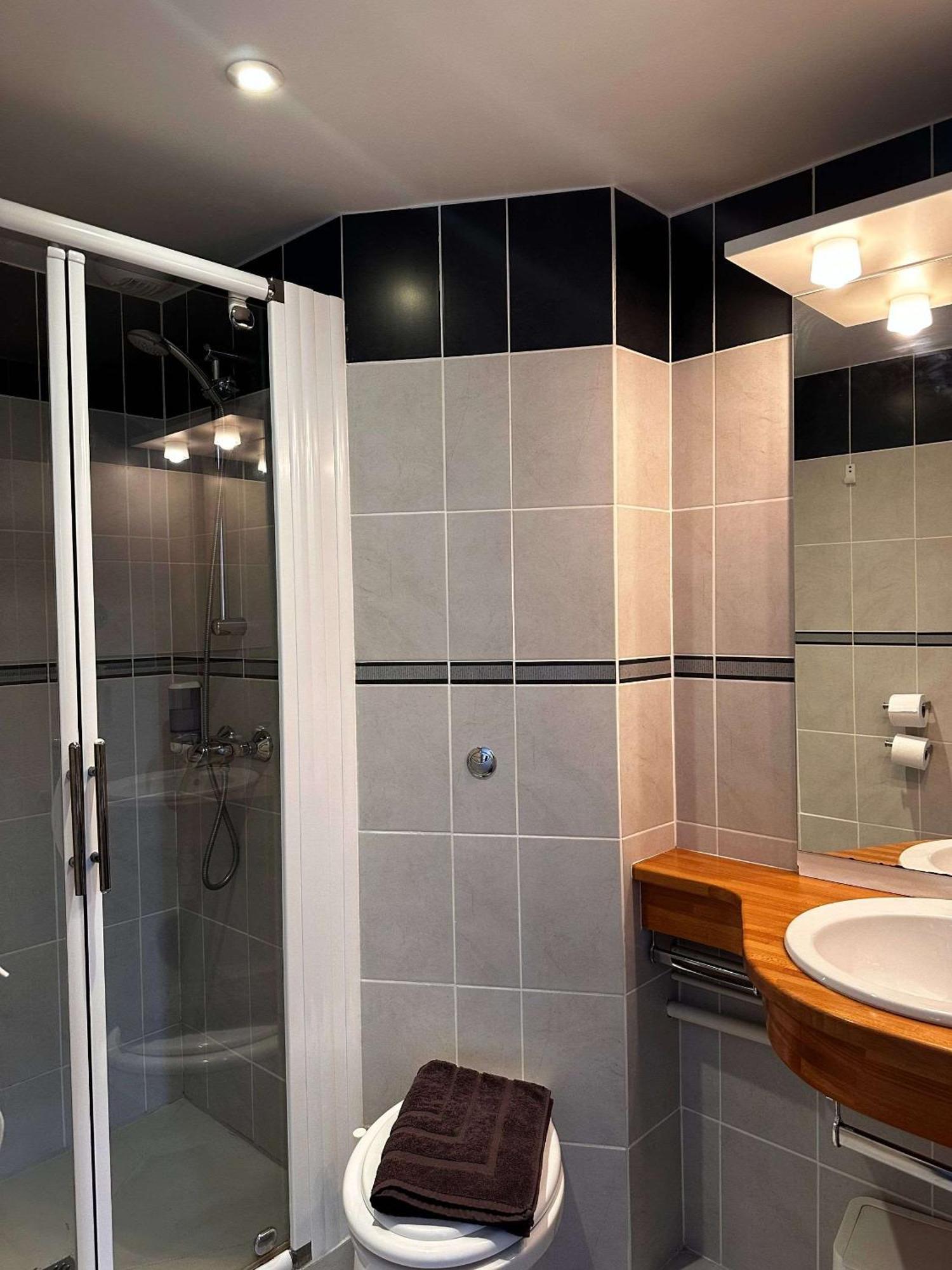 Brit Hotel La Ferte Sous Jouarre Luaran gambar